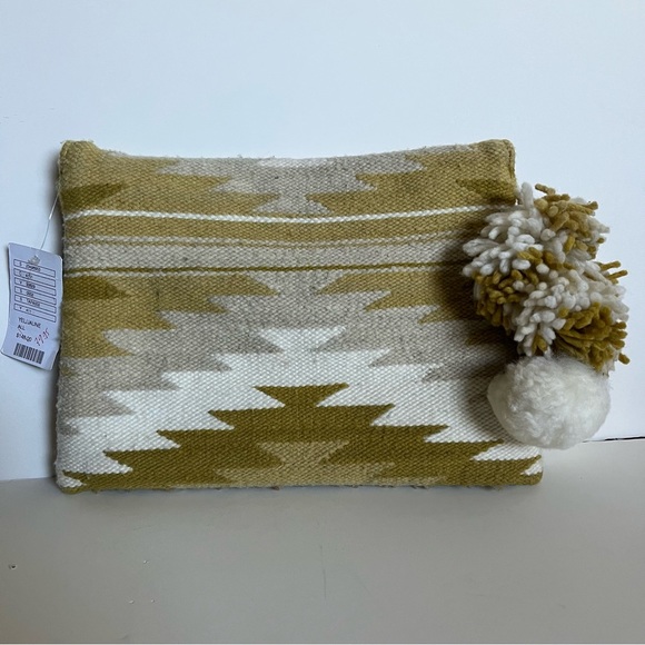 Oversized Anthropologie Aztec print yellow clutch - Picture 2 of 4